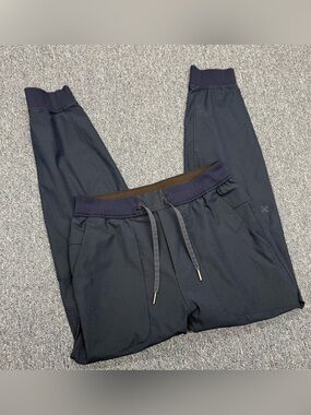 Lululemon men’s joggers